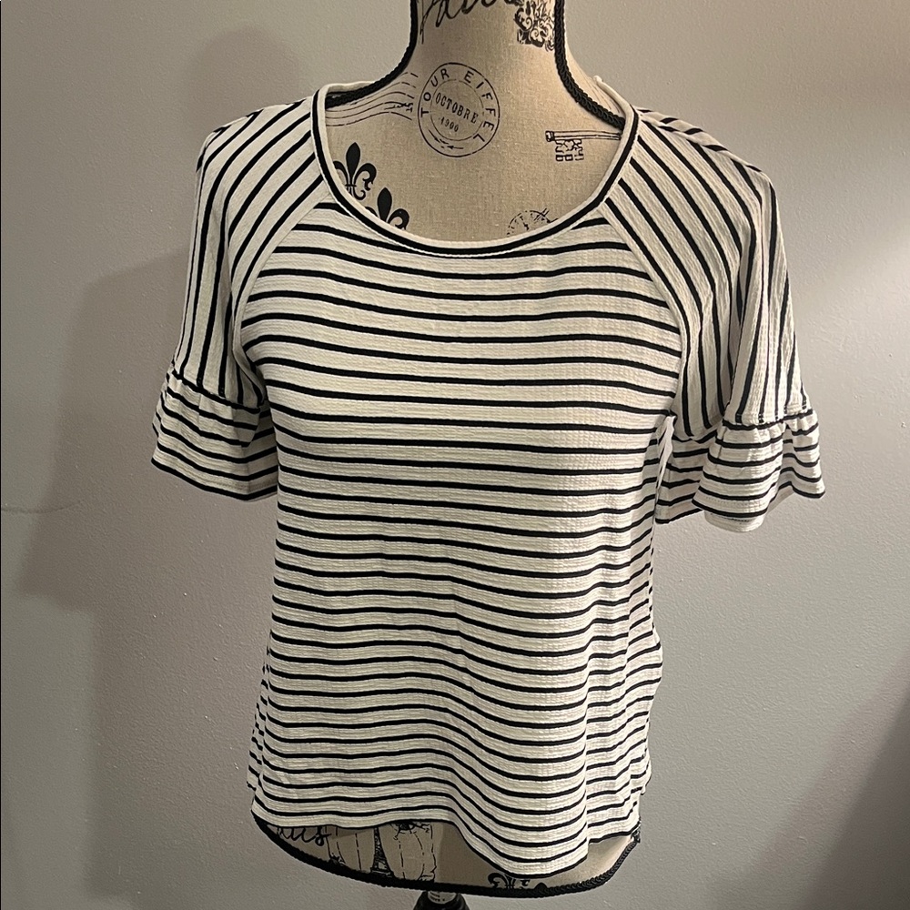 Max Studio Black and White Striped Short Sleeve Top